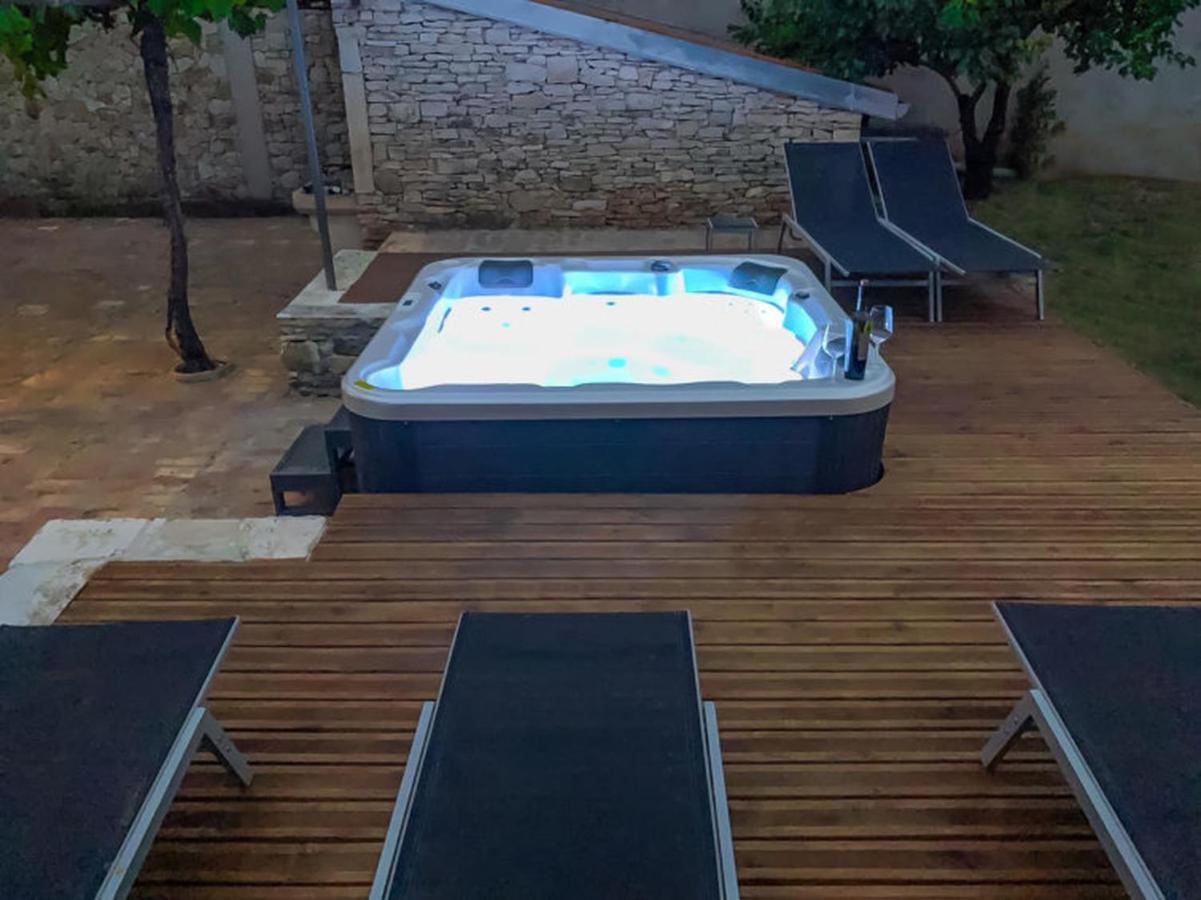 Studios Barre With Jacuzzi Rovinj Exterior foto